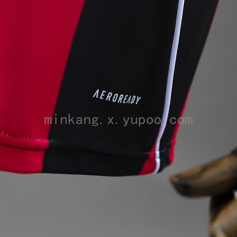 Frankfurt Home 25/26 Fan Version